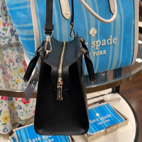 Kate Spade Madison Saffiano Leather Small Satchel
COLOR:
Black
NWT - Picture 5 of 16